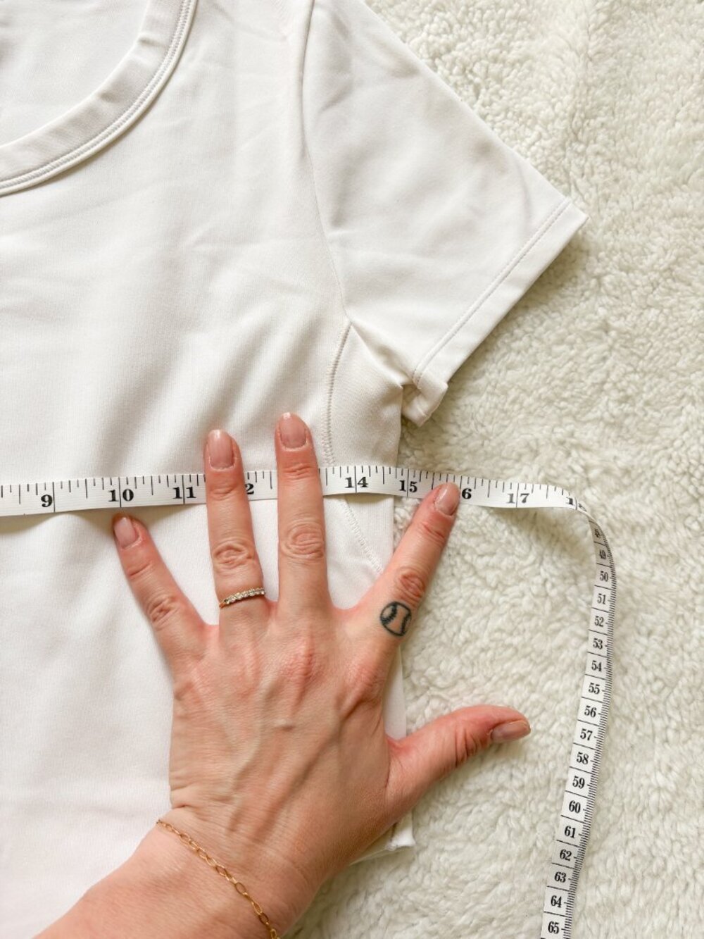 Nike One Dri-FIT Cropped Tee White M Fitted Athletic Top Workout Shirt - Picture 7 of 8